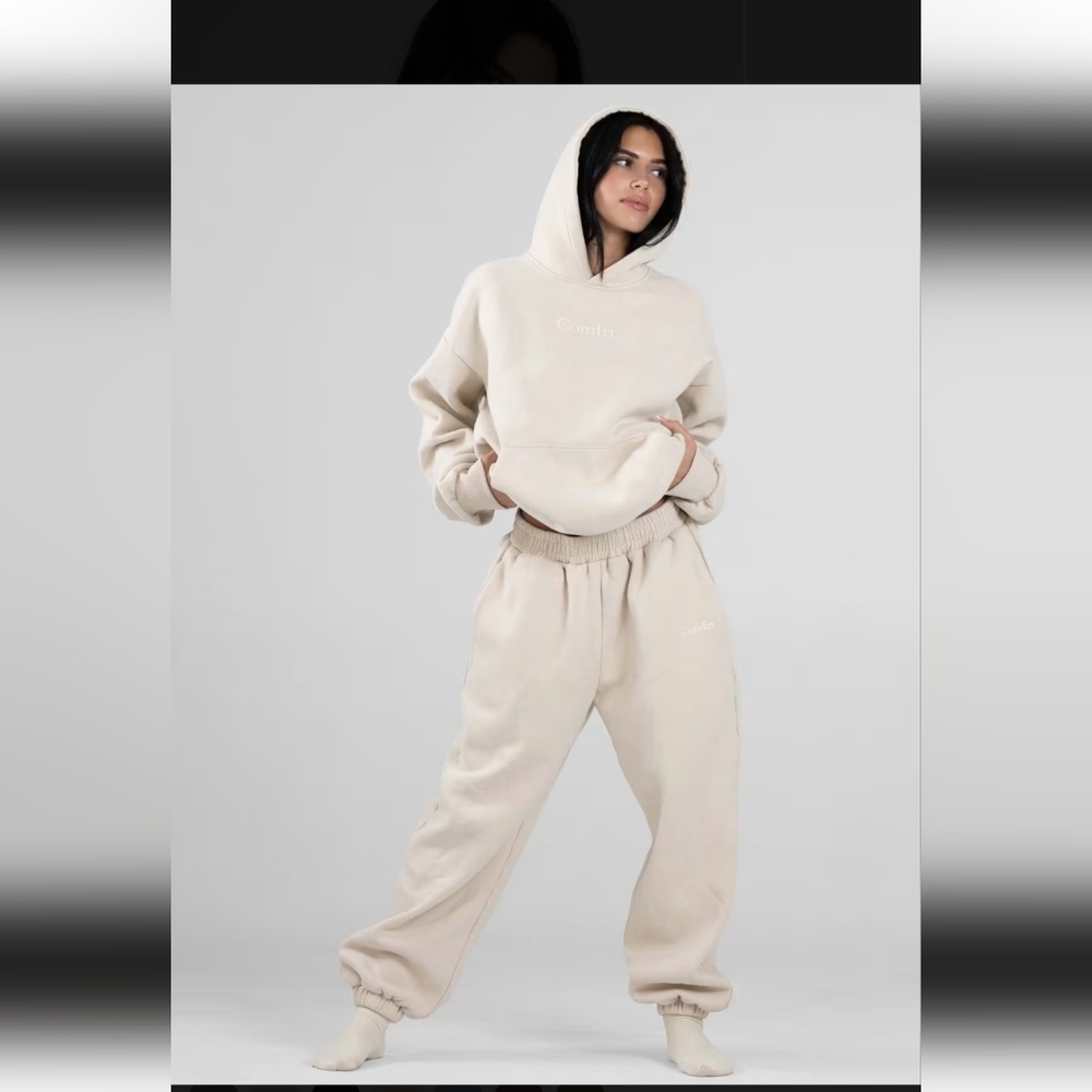 Comfrt Signature hoodie and sweatpants